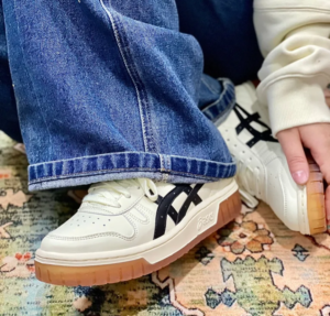 Giay Asics Court MZ 'Cream Black Gum' 1203A127-750